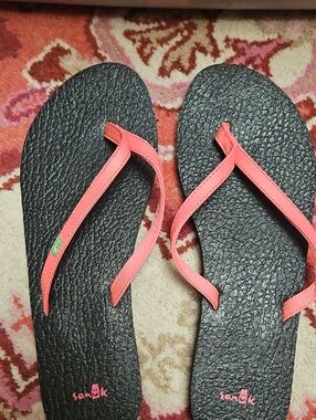 Sanuk Women's Black Yoga Mat Flip Flops with Neon Coral Straps W 11